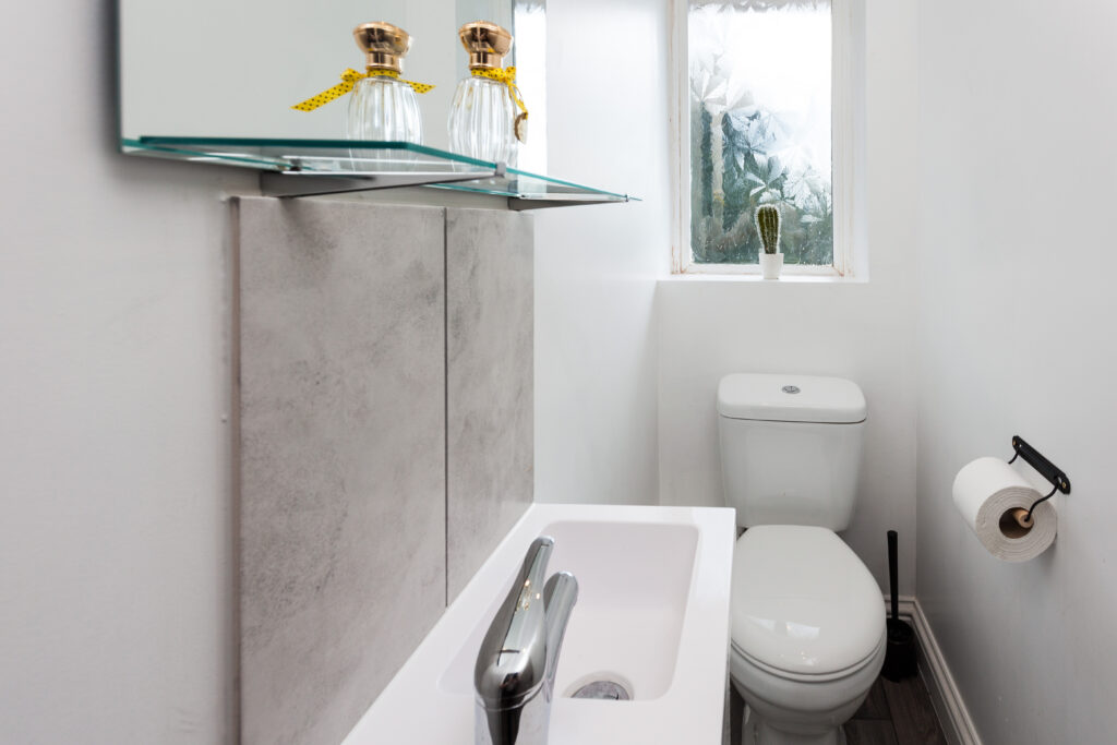 Shared WC Upstairs