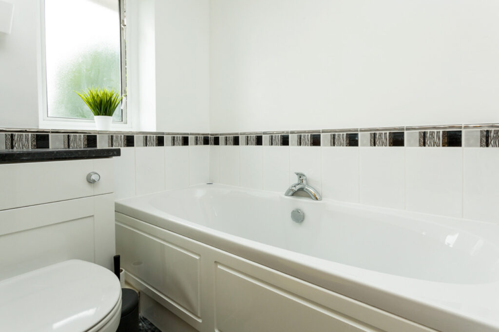 ewhurst-bathroom